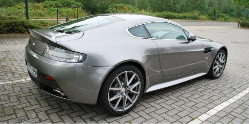 Left hand drive car ASTON MARTIN V8 (01/06/2012) - 